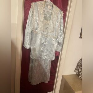 Vintage Designer ice blue Scott McClintock set